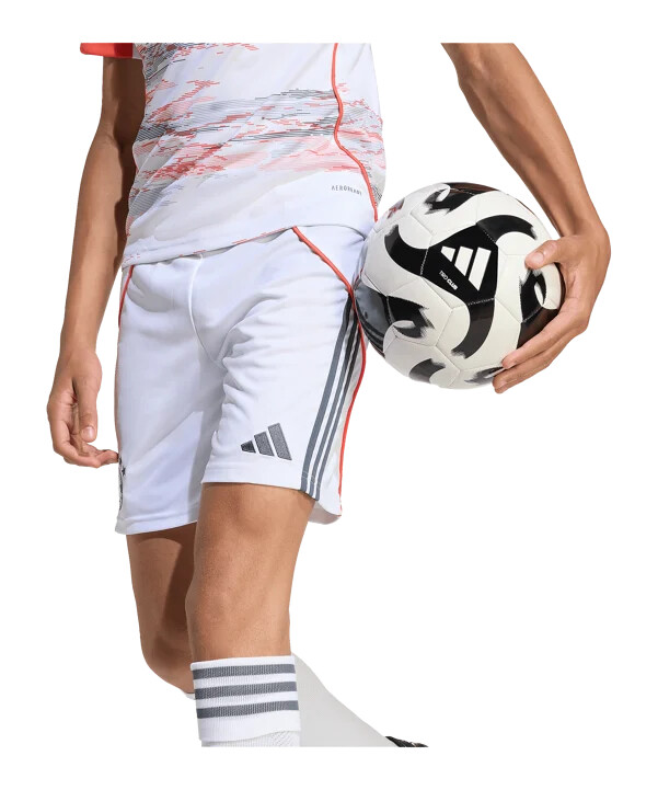 adidas fc bayern münchen bortatröja 202526 barn vita