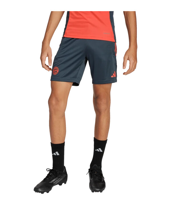adidas fc bayern münchen träningsshorts barn vita